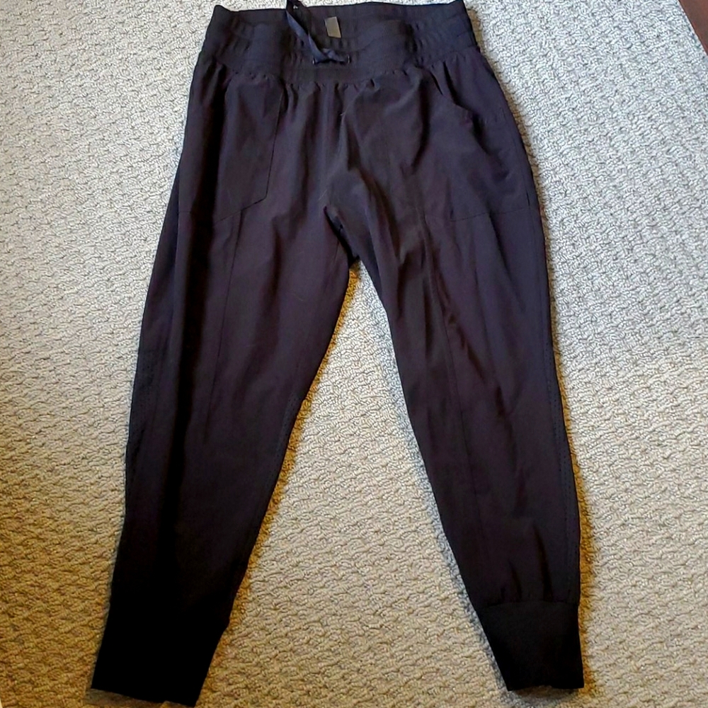 Athletic capris